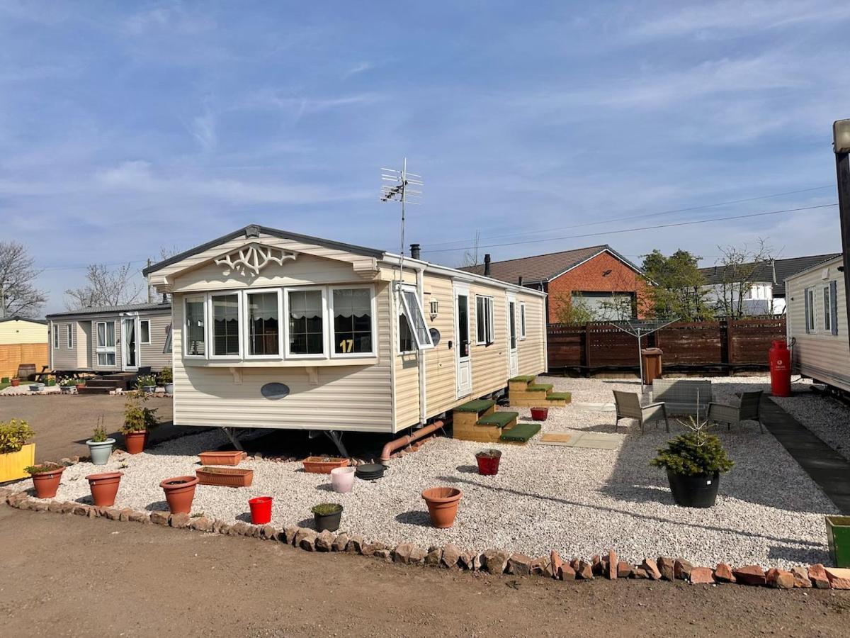 Willerby Granada 2-Bedroom Caravan, Glasgow Ъдингстън Екстериор снимка