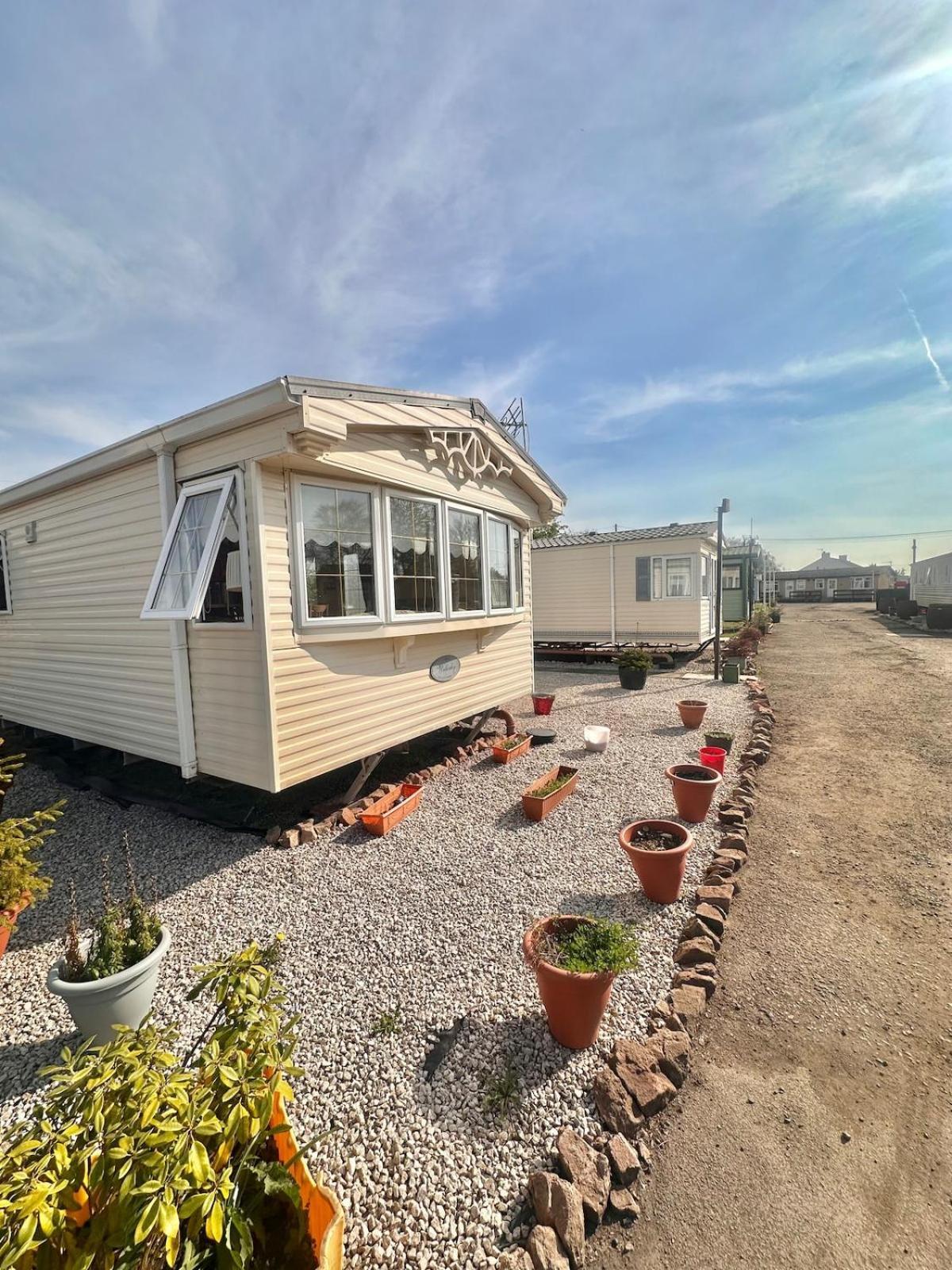 Willerby Granada 2-Bedroom Caravan, Glasgow Ъдингстън Екстериор снимка